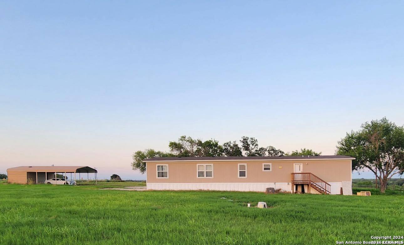 11903 N State Highway 123 Falls City TX 78113
