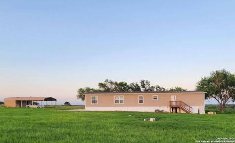 11903 N State Highway 123 Falls City TX 78113