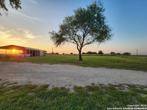 11903 N State Highway 123 Falls City TX 78113