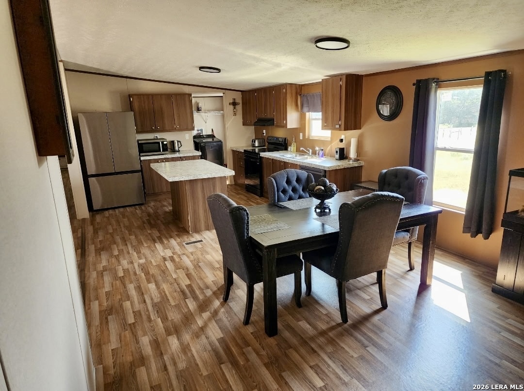 11903 N State Highway 123 Falls City TX 78113
