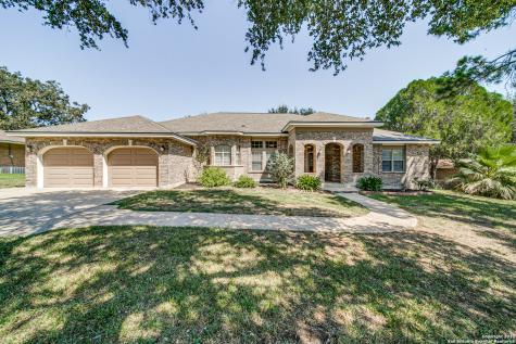 1704 Chestnut Street Floresville TX 78114