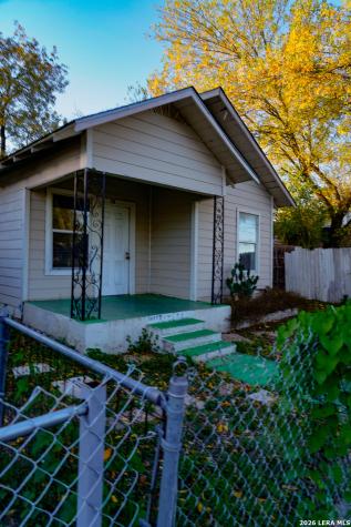 711 S Trinity Street San Antonio TX 78207