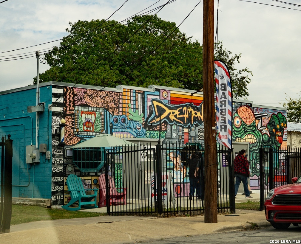 711 S Trinity Street San Antonio TX 78207