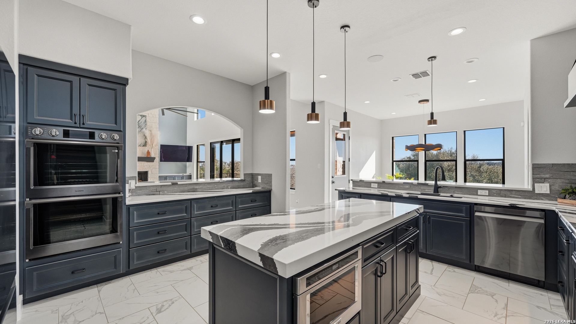 2587 Falling Oak Blanco TX 78606