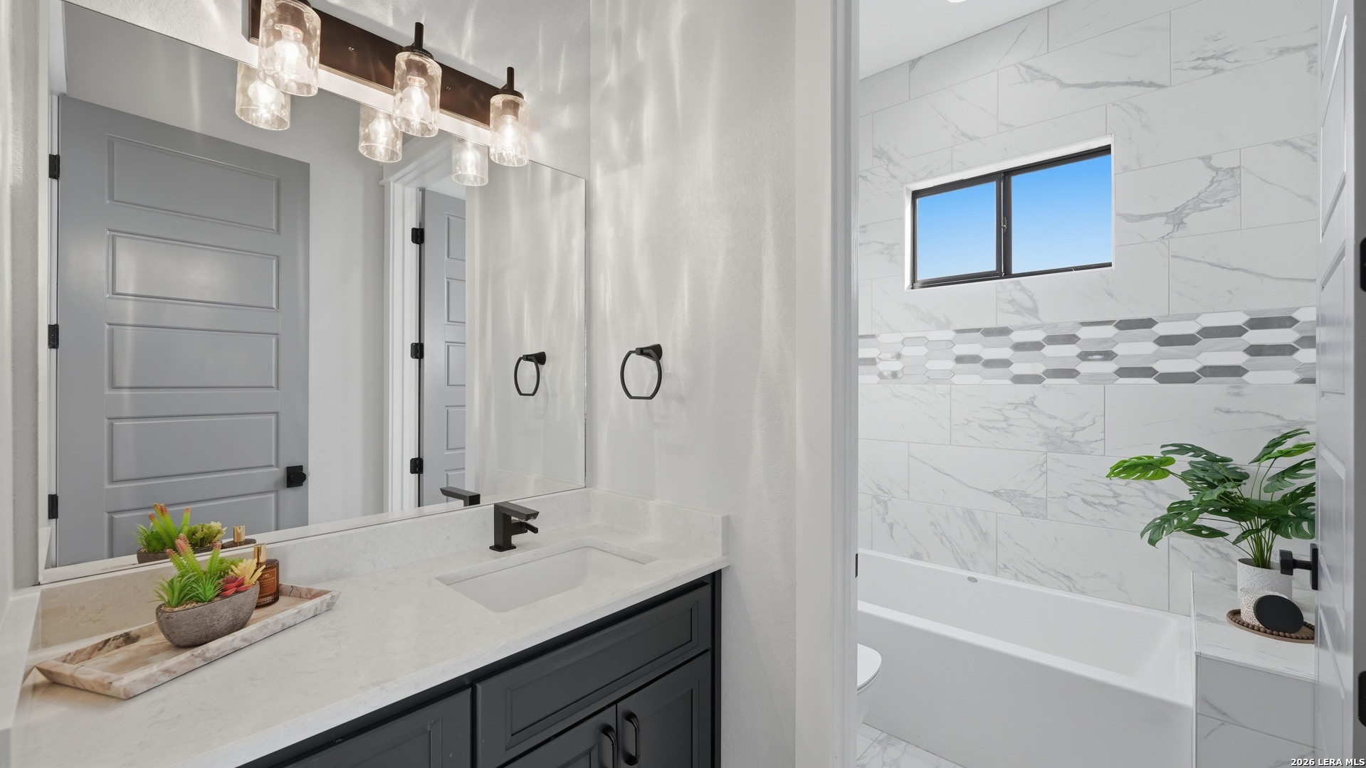 2587 Falling Oak Blanco TX 78606
