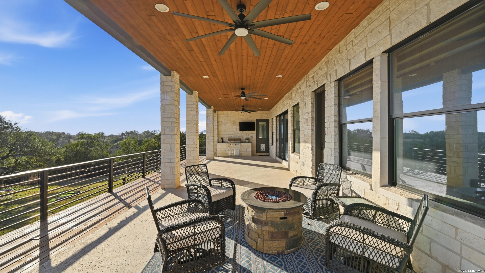 2587 Falling Oak Blanco TX 78606