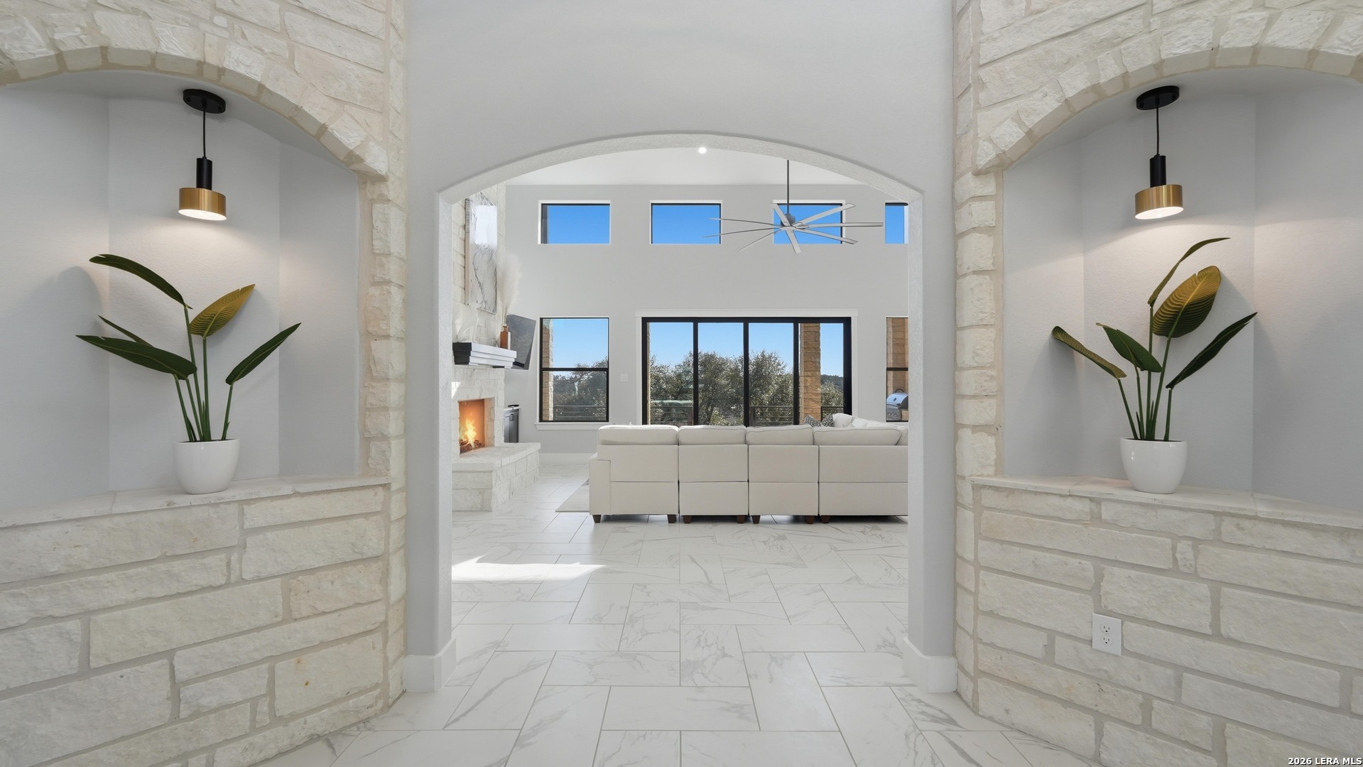 2587 Falling Oak Blanco TX 78606