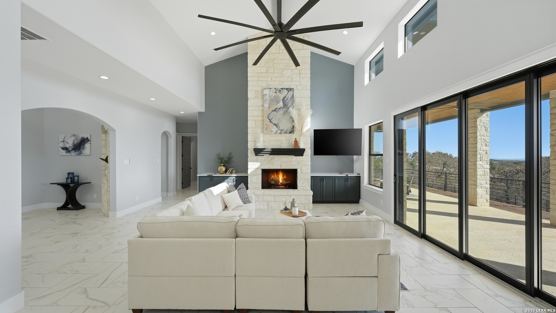 2587 Falling Oak Blanco TX 78606