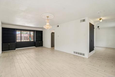 302 Weathercock Lane Windcrest TX 78239