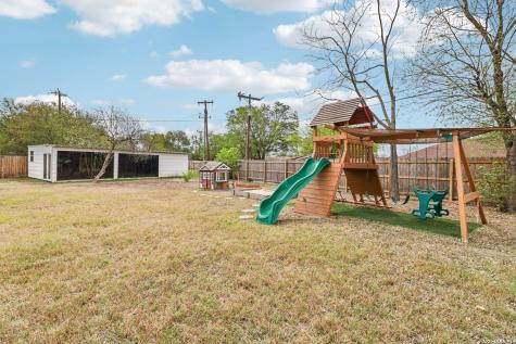 302 Weathercock Lane Windcrest TX 78239