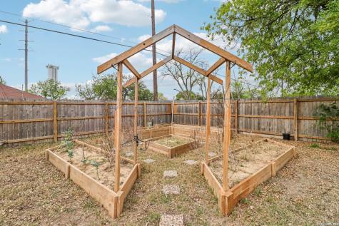 302 Weathercock Lane Windcrest TX 78239