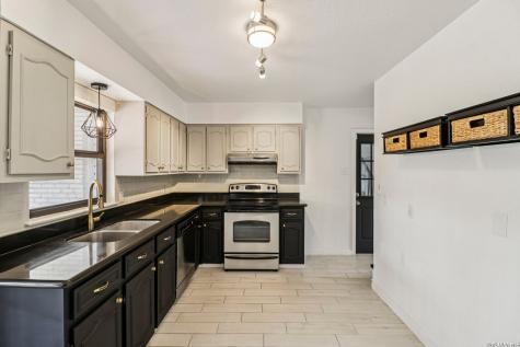 302 Weathercock Lane Windcrest TX 78239