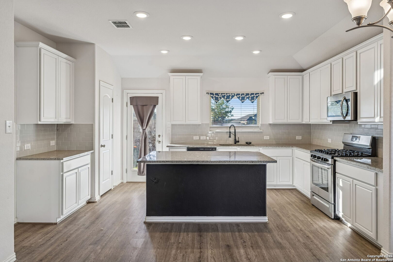 629 Jaboncillo New Braunfels TX 78132