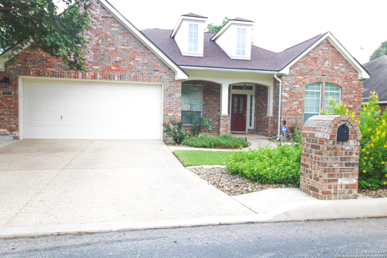 121 Antler Circle Hollywood Park TX 78232