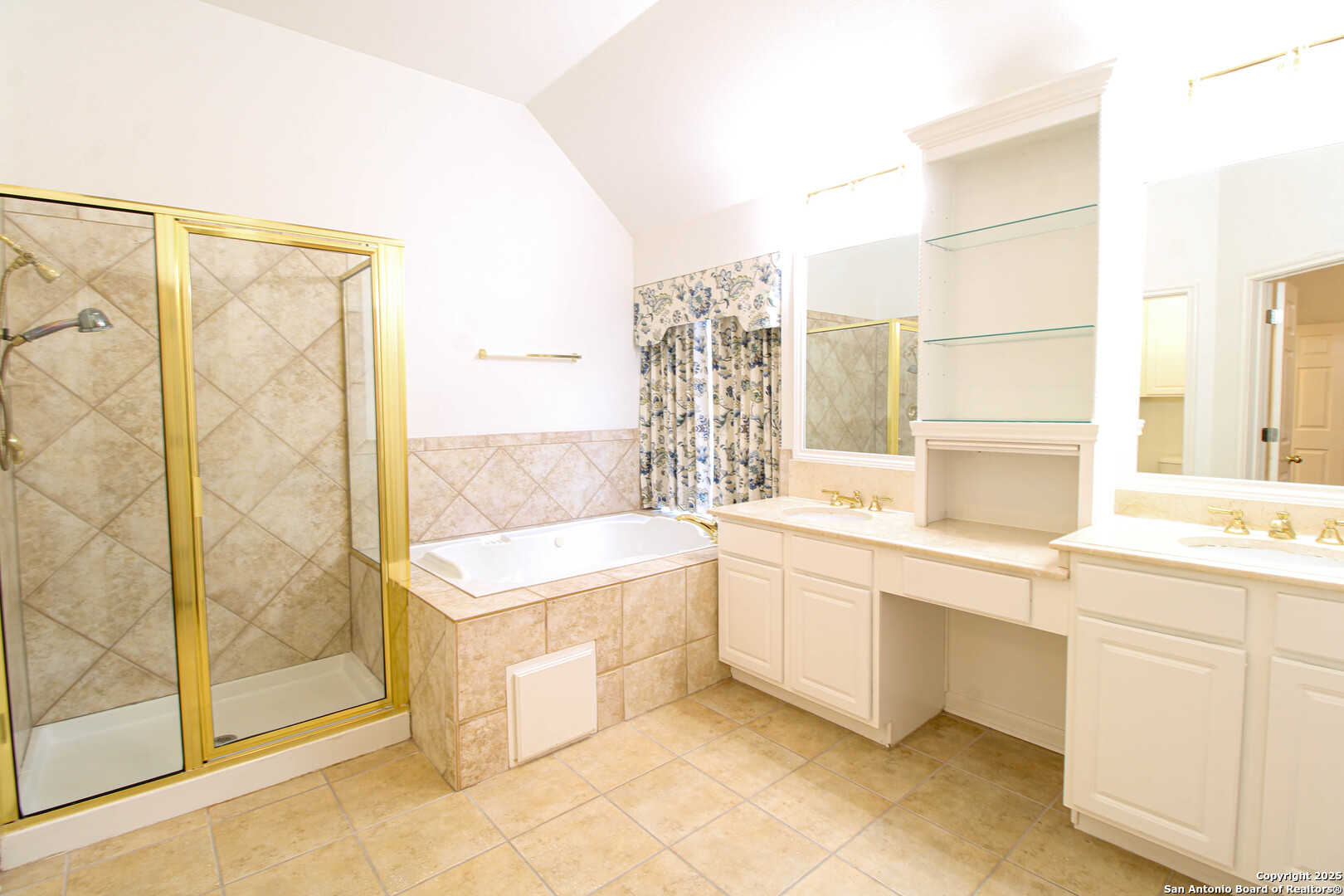 121 Antler Circle Hollywood Park TX 78232