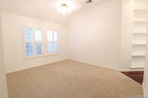 121 Antler Circle Hollywood Park TX 78232