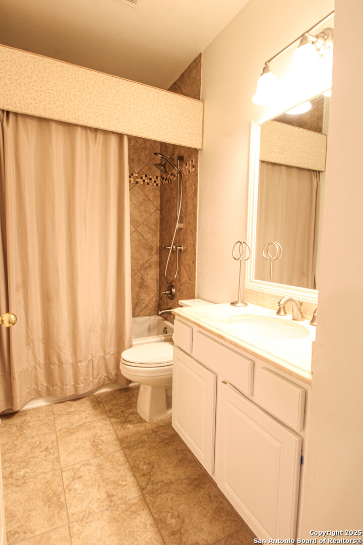 121 Antler Circle Hollywood Park TX 78232