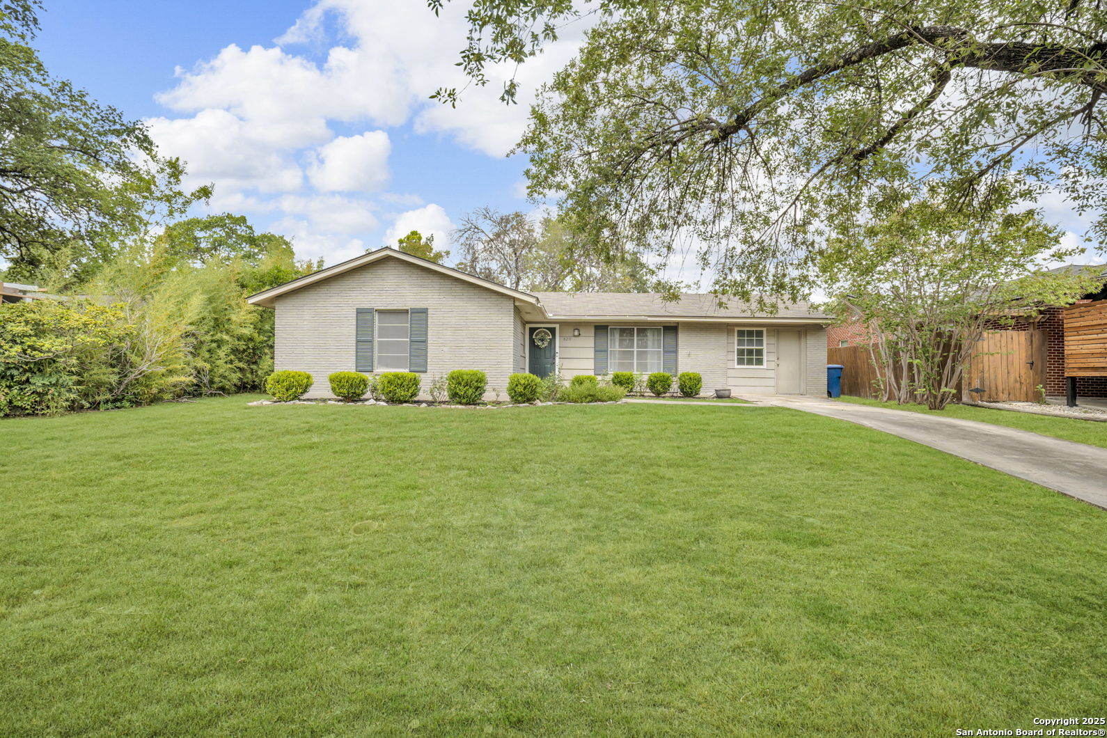 8211 Berrycreek San Antonio TX 78218