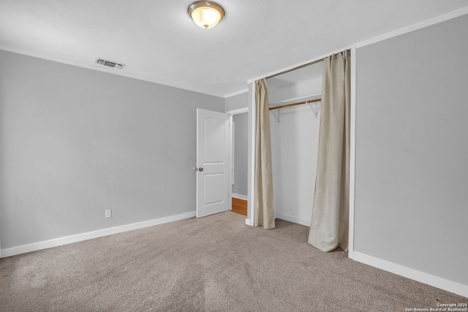 8211 Berrycreek San Antonio TX 78218