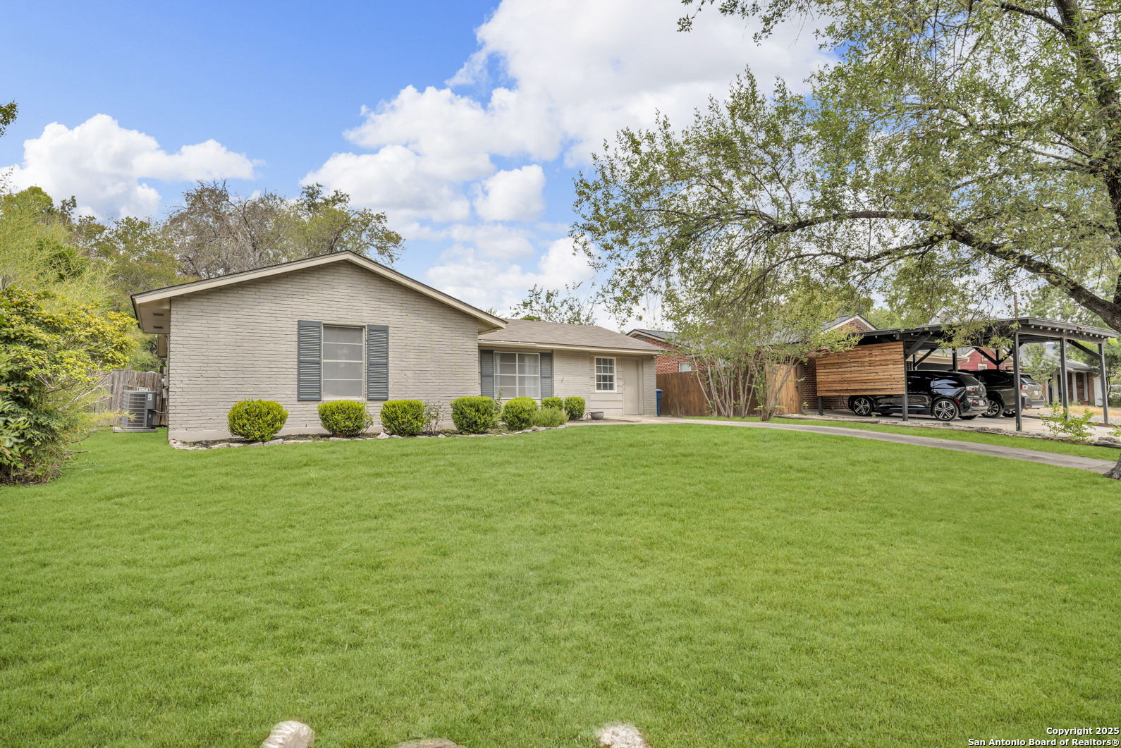 8211 Berrycreek San Antonio TX 78218