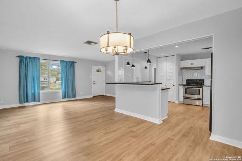 8211 Berrycreek San Antonio TX 78218