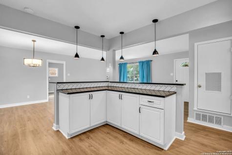 8211 Berrycreek San Antonio TX 78218