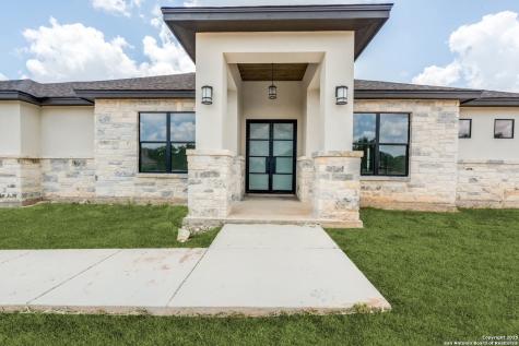 108 Abrego Trail Floresville TX 78114