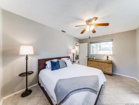 302 Cordoba Universal City TX 78148