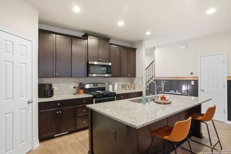 5726 Chestnut Crossing San Antonio TX 78266