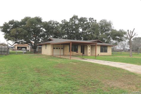 405 Dry Hollow Road La Vernia TX 78121
