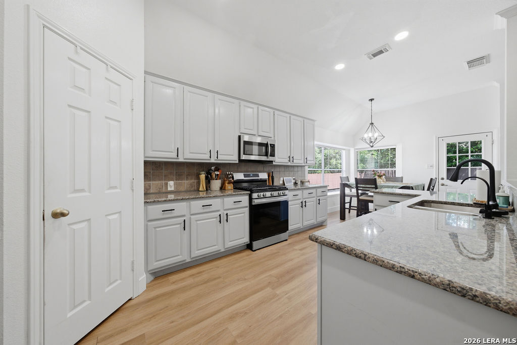 8910 Brae Bend San Antonio TX 78249