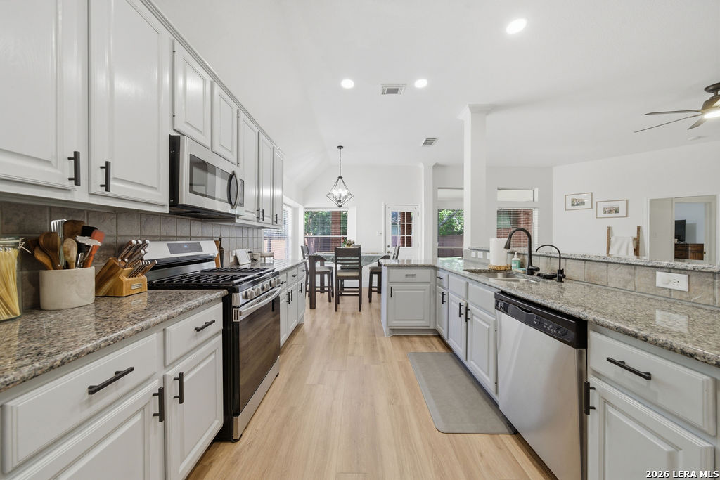 8910 Brae Bend San Antonio TX 78249