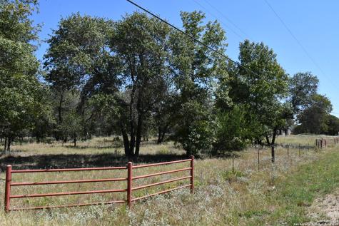 Tbd Lot 141 E Cr 6868 Natalia TX 78059