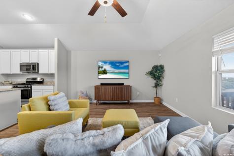 7058 Vista Loop San Antonio TX 78233