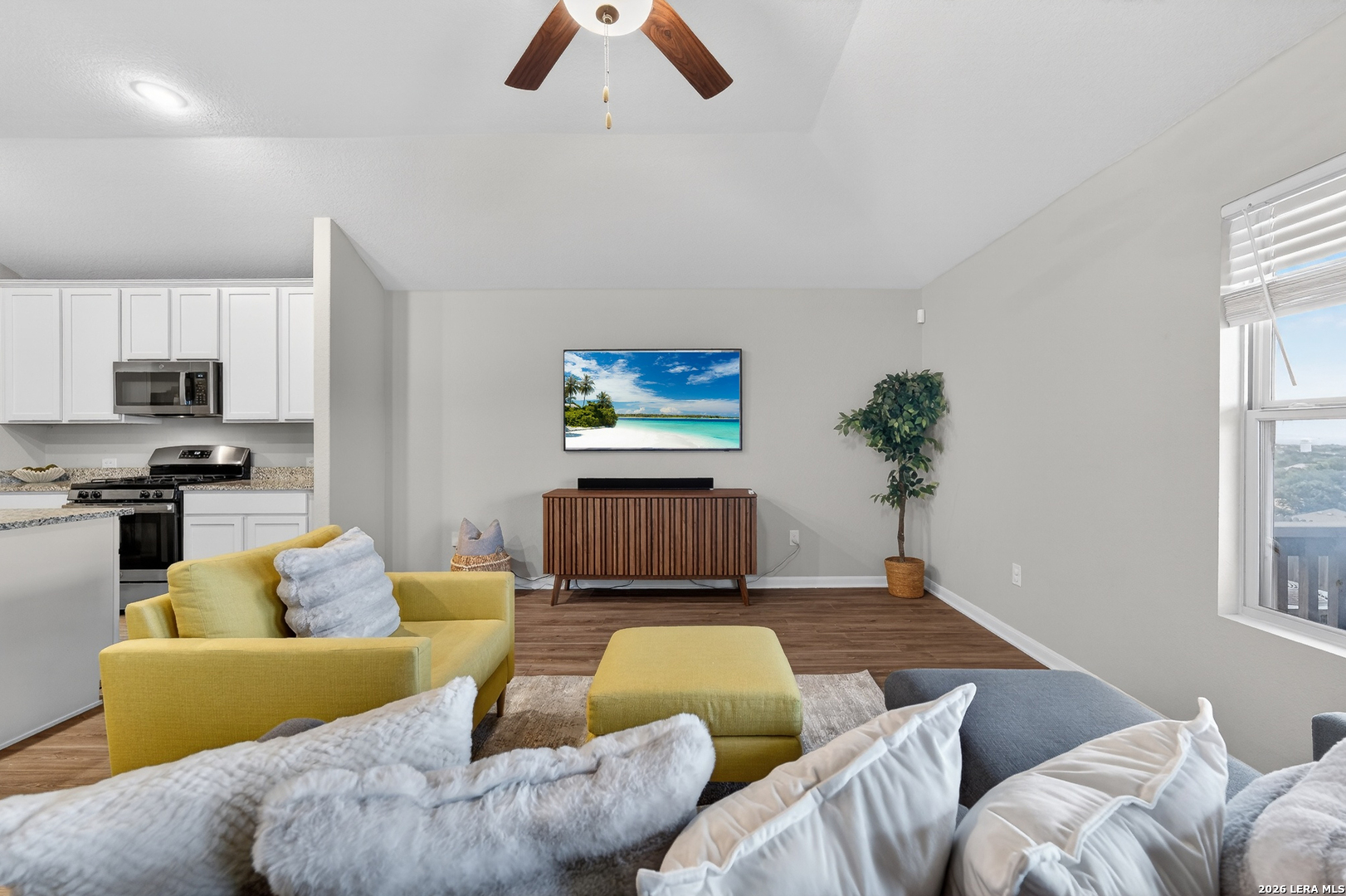 7058 Vista Loop San Antonio TX 78233