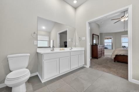 7058 Vista Loop San Antonio TX 78233