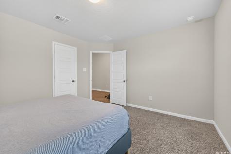 7058 Vista Loop San Antonio TX 78233