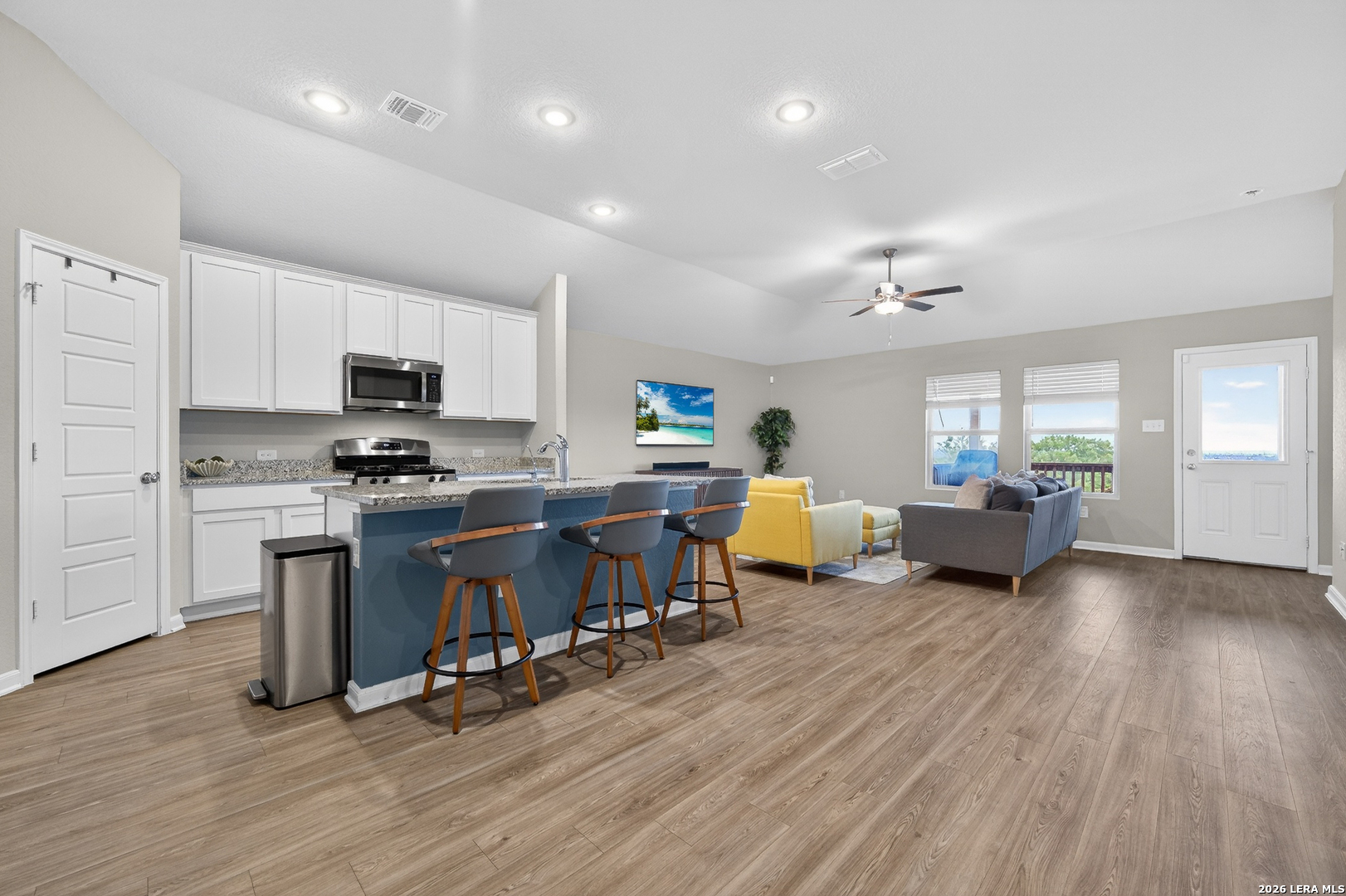 7058 Vista Loop San Antonio TX 78233