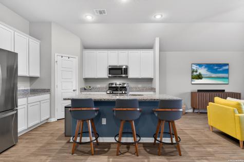 7058 Vista Loop San Antonio TX 78233