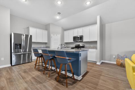 7058 Vista Loop San Antonio TX 78233