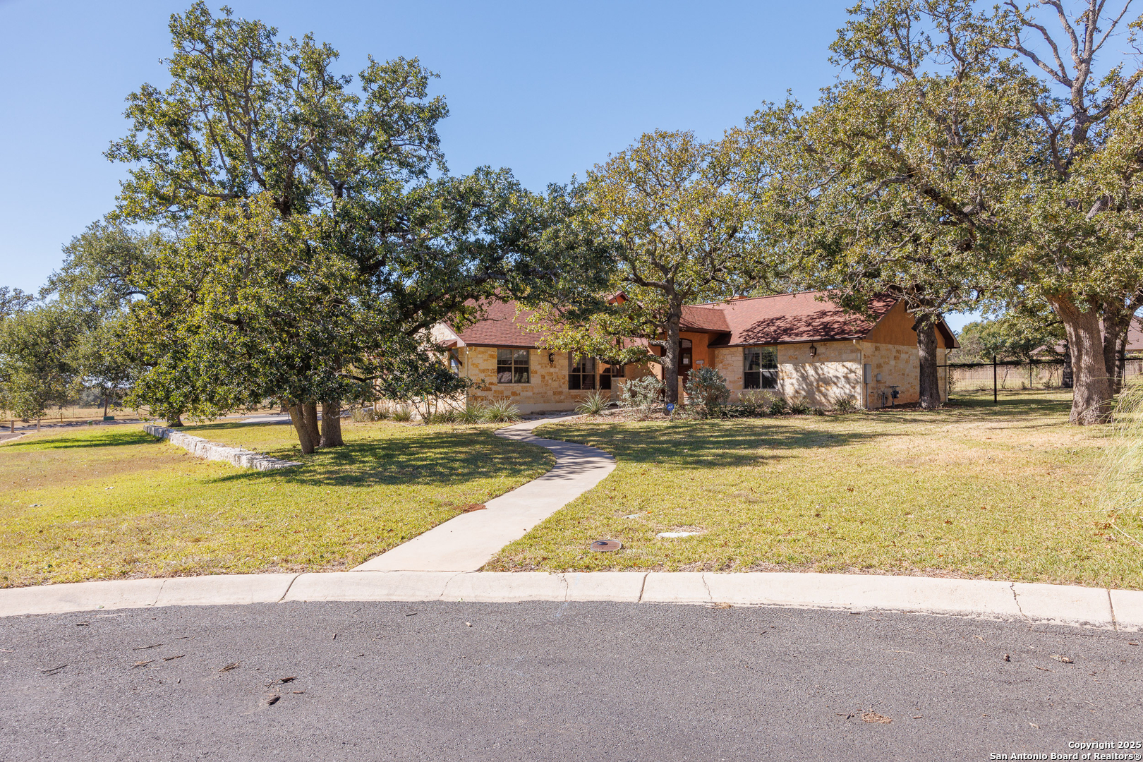1200 Doe Run Fredericksburg TX 78624