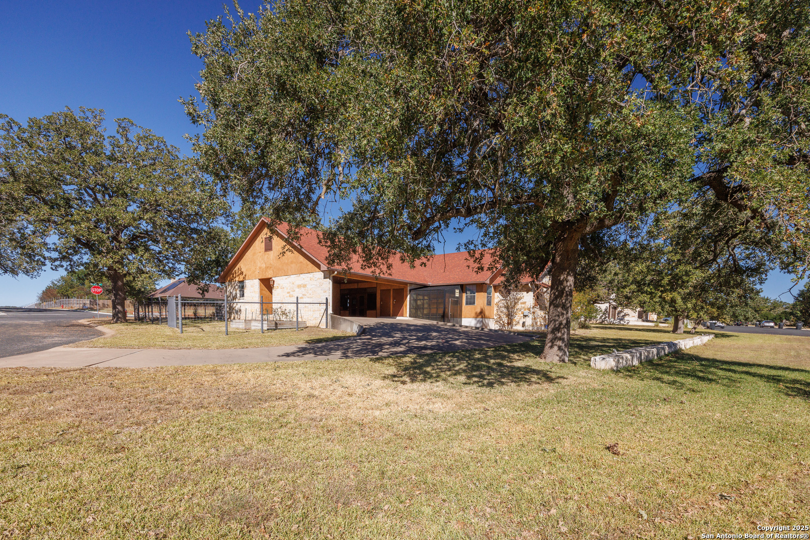 1200 Doe Run Fredericksburg TX 78624