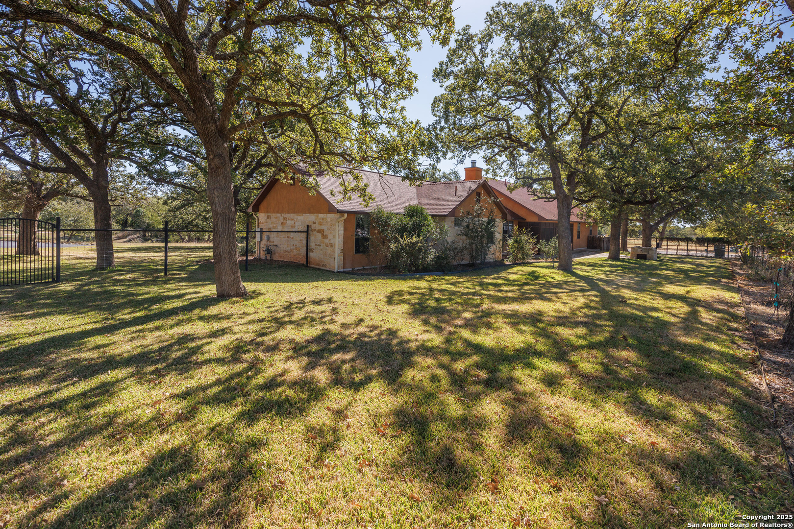 1200 Doe Run Fredericksburg TX 78624