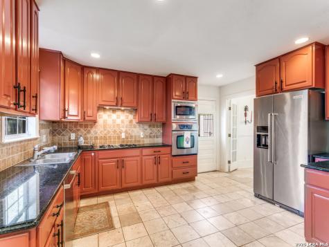 748 Eventide Terrell Hills TX 78209