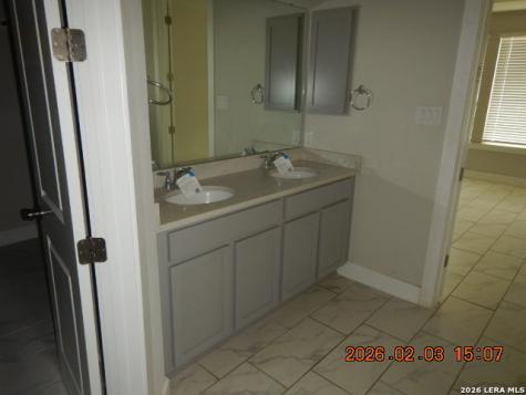 5104 Tupelo Row San Antonio TX 78263