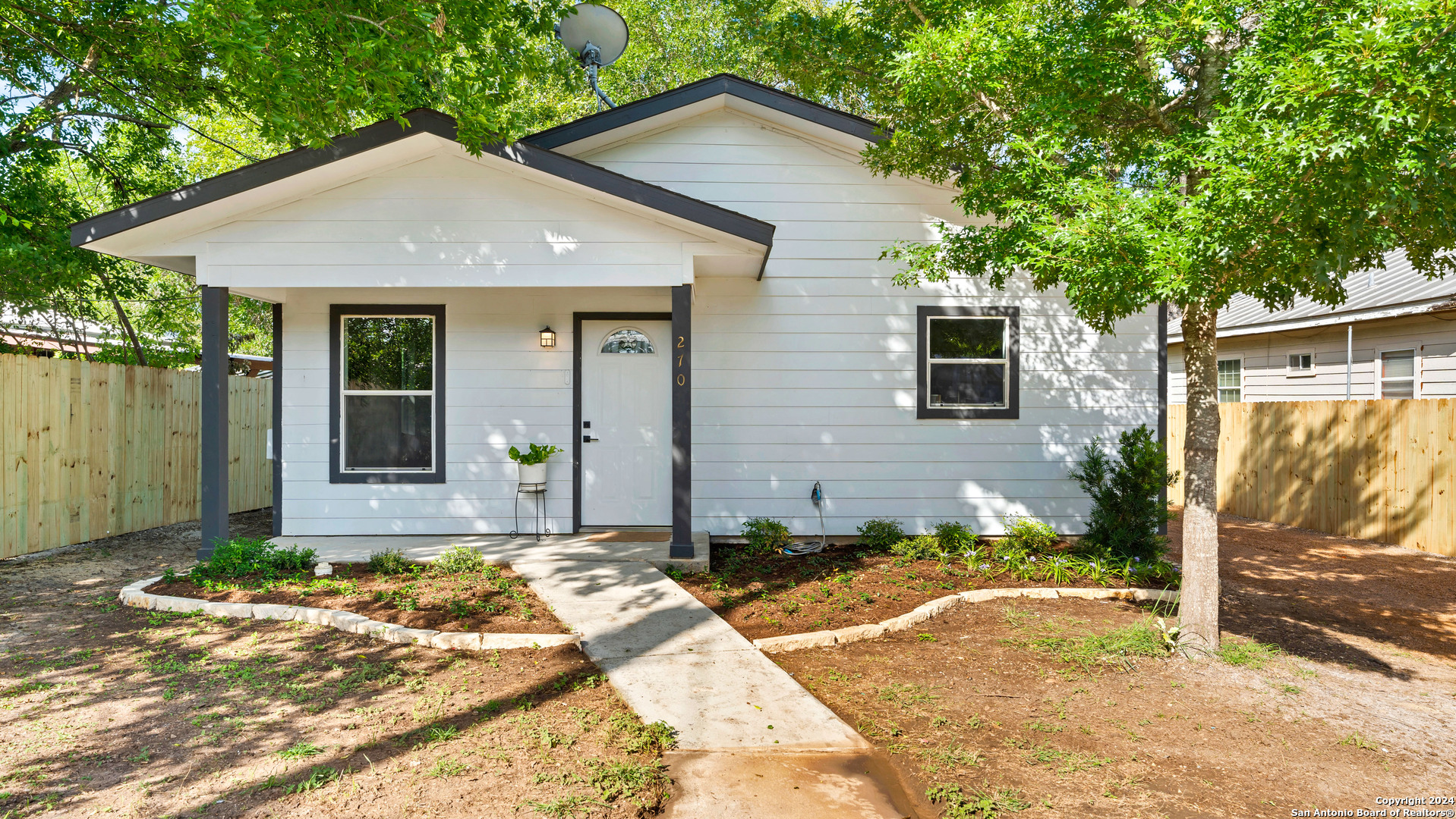 270 S Peach Avenue New Braunfels TX 78130