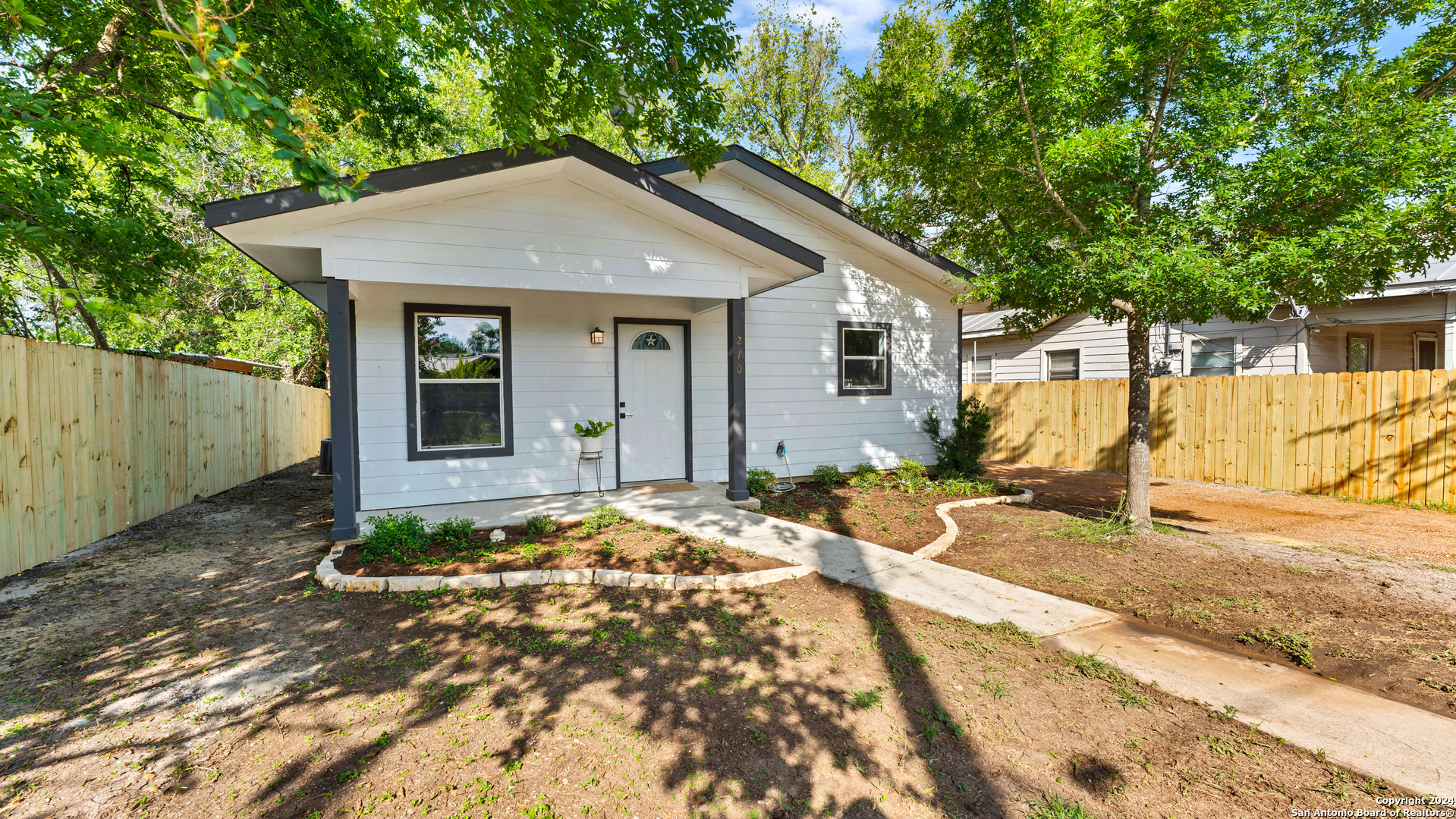 270 S Peach Avenue New Braunfels TX 78130