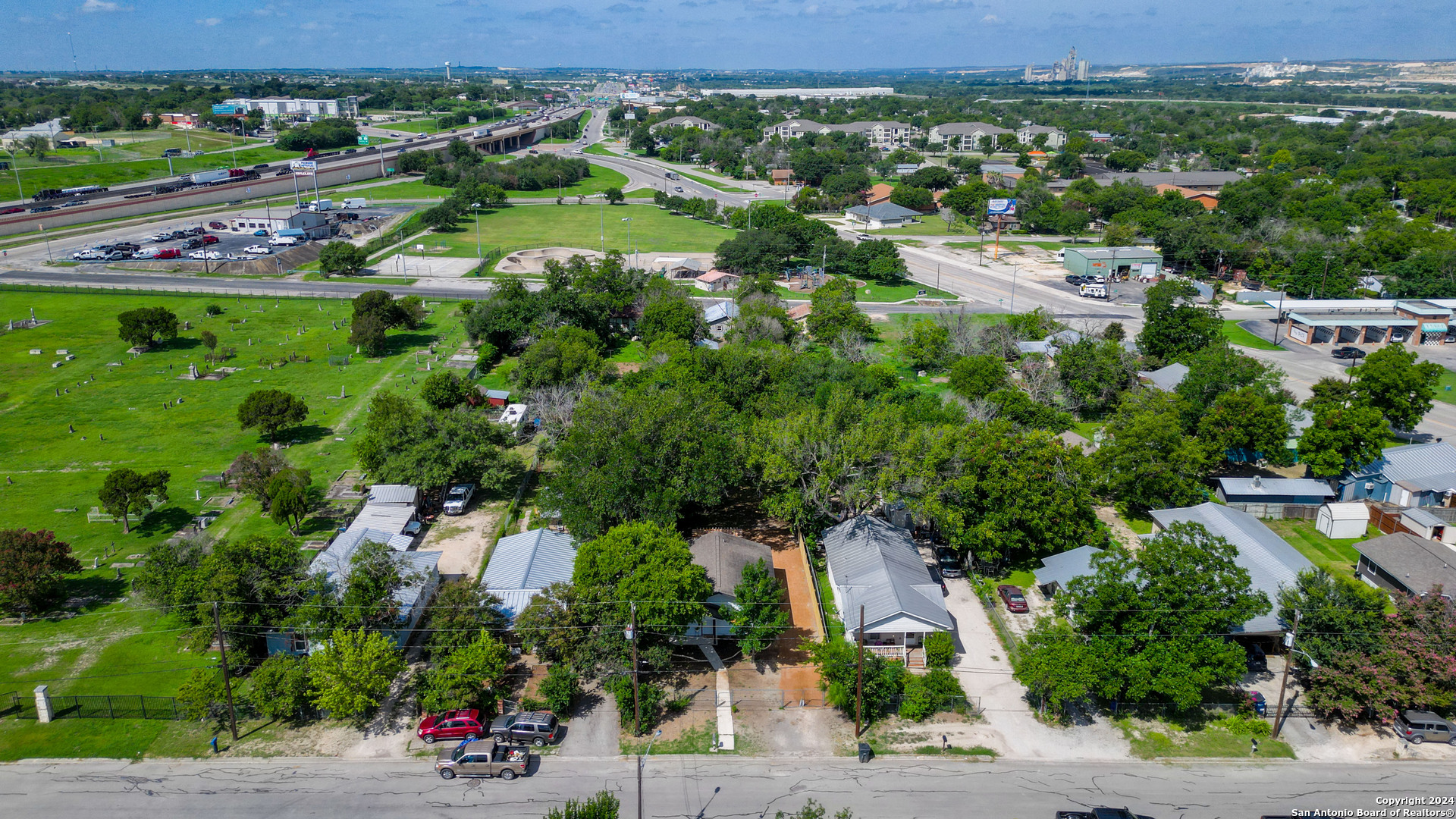 270 S Peach Avenue New Braunfels TX 78130