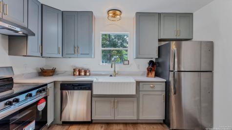 270 S Peach Avenue New Braunfels TX 78130