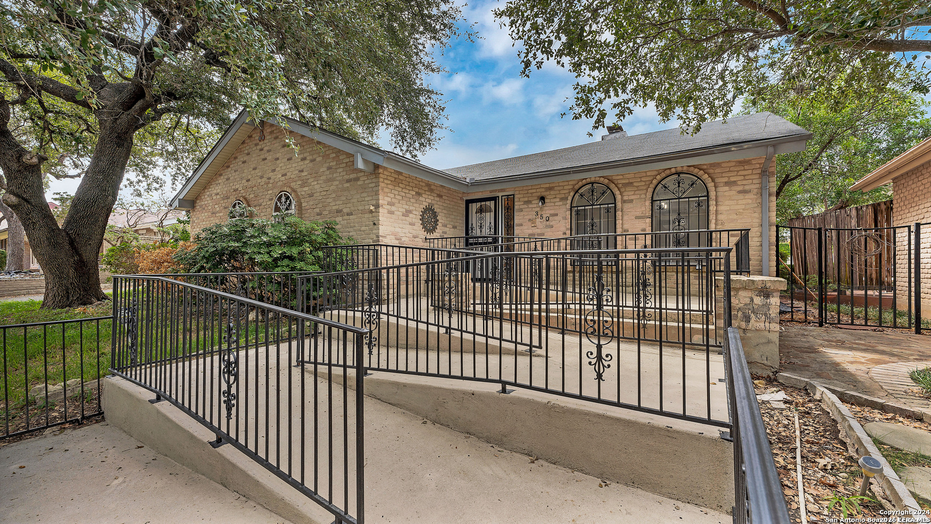 350 Fenwick Windcrest TX 78239